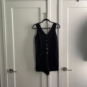 Worn once Topshop romper with functional pockets and decorative buttons - size 4